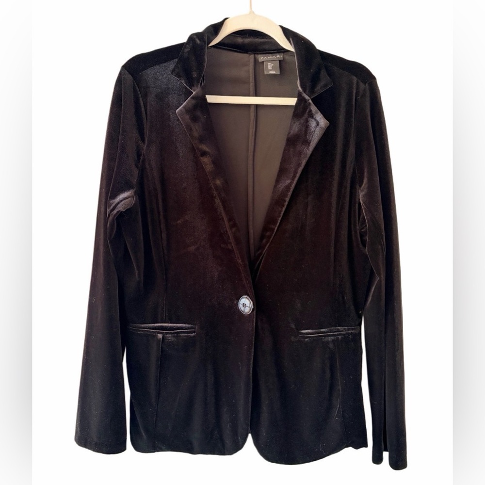 Tahari black velvet blazer size L